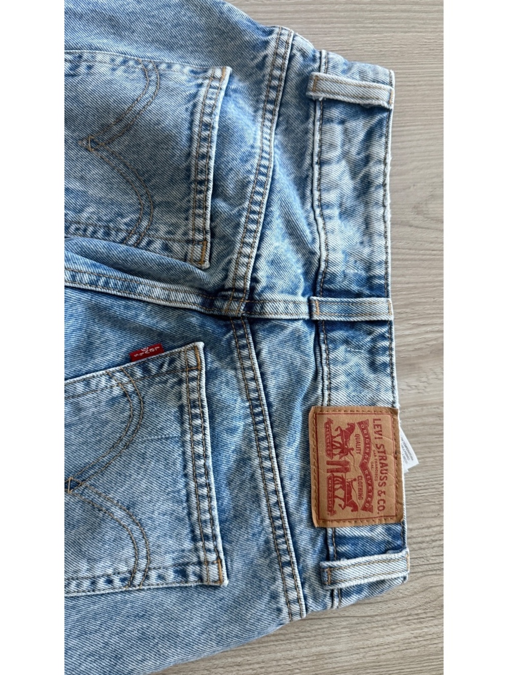 Levi’s Superlow Loose Light Wash Baggy Jeans Size 26 Y2K Low Rise - Picture 9 of 9